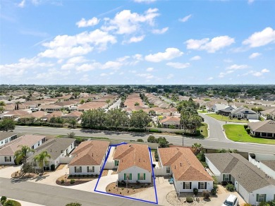 WOW! ONE-OWNER 2 bedroom, 2 bath Courtyard Villa! MOVE-IN READY on The Links of Spruce Creek in Florida - for sale on GolfHomes.com, golf home, golf lot