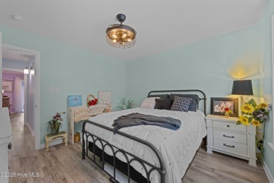 Now being offered *FURNISHED*
This beautifully remodeled 2 bed on Harbour Point Golf Club in North Carolina - for sale on GolfHomes.com, golf home, golf lot