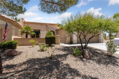 SUN CITY SUMMERLIN Townhome Priced to Sell ~ 2 Bedroom, 2 Bath ~ on Eagle Crest Golf Club in Nevada - for sale on GolfHomes.com, golf home, golf lot