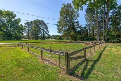 Live where you play!! Encapsulated crawlspace, new front windows on Indian Creek Yacht and Country Club in Virginia - for sale on GolfHomes.com, golf home, golf lot