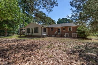 Live where you play!! Encapsulated crawlspace, new front windows on Indian Creek Yacht and Country Club in Virginia - for sale on GolfHomes.com, golf home, golf lot