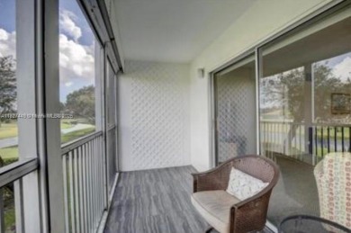 UPDATED 2 BEDS & 2 BATHS UPDATED UNIT IN CENTURY VILLAGE.  WILL on Flamingo Lakes Country Club in Florida - for sale on GolfHomes.com, golf home, golf lot