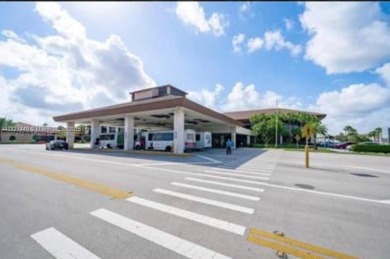 UPDATED 2 BEDS & 2 BATHS UPDATED UNIT IN CENTURY VILLAGE.  WILL on Flamingo Lakes Country Club in Florida - for sale on GolfHomes.com, golf home, golf lot