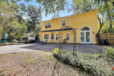 Charming, coastal, and updated this 3bd/2.5bth Snee Farm cottage on Snee Farm Country Club in South Carolina - for sale on GolfHomes.com, golf home, golf lot