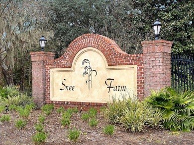 Charming, coastal, and updated this 3bd/2.5bth Snee Farm cottage on Snee Farm Country Club in South Carolina - for sale on GolfHomes.com, golf home, golf lot