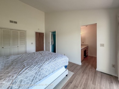 Live on the Golf Course!
3 Bed Condo Steps from Downtown
Don't on Brookshire Inn and Golf Club in Michigan - for sale on GolfHomes.com, golf home, golf lot