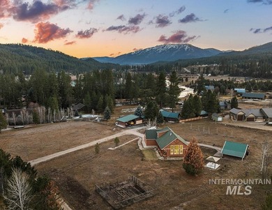 Custom-built timber cabin on over an acre with a 3-car garage on Terrace Lakes Golf Resort in Idaho - for sale on GolfHomes.com, golf home, golf lot