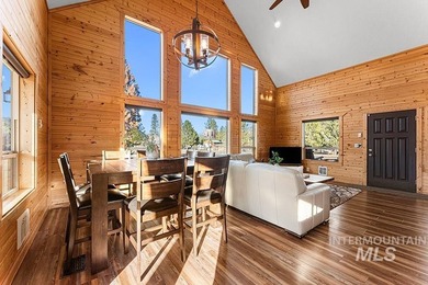 Custom-built timber cabin on over an acre with a 3-car garage on Terrace Lakes Golf Resort in Idaho - for sale on GolfHomes.com, golf home, golf lot