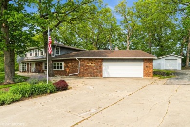 Welcome to this one-of-a-kind custom Colonial nestled on a on Shepherds Crook Golf Course in Illinois - for sale on GolfHomes.com, golf home, golf lot