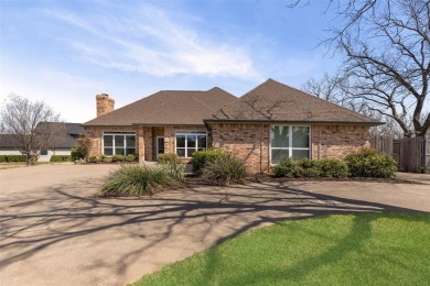 MOVE-IN READY! Pecan golf course with a view! New neutral on Pecan Plantation Country Club in Texas - for sale on GolfHomes.com, golf home, golf lot