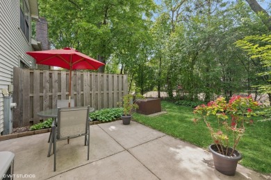 Welcome Home to this well-maintained townhome in prestigious on Palatine Hills Golf Course in Illinois - for sale on GolfHomes.com, golf home, golf lot