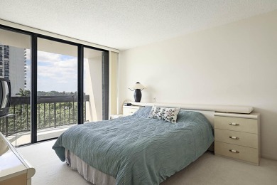 Welcome to this light-filled 2-bedroom, 2-bathroom condo in a on The President Country Club in Florida - for sale on GolfHomes.com, golf home, golf lot