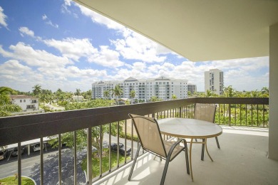 Welcome to this light-filled 2-bedroom, 2-bathroom condo in a on The President Country Club in Florida - for sale on GolfHomes.com, golf home, golf lot