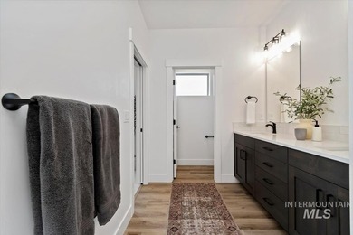 This 1,688 sq. ft., 3-bedroom, 2-bathroom patio home with a on Falcon Crest Golf Club in Idaho - for sale on GolfHomes.com, golf home, golf lot