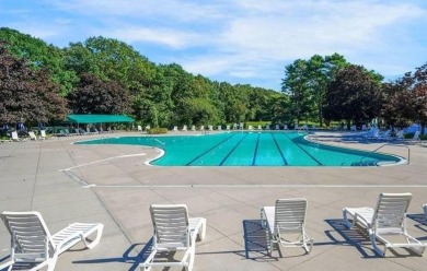 Move right in! Blue Ridge awesome ground floor Blair ranch unit! on Blue Ridge Golf Club in New York - for sale on GolfHomes.com, golf home, golf lot