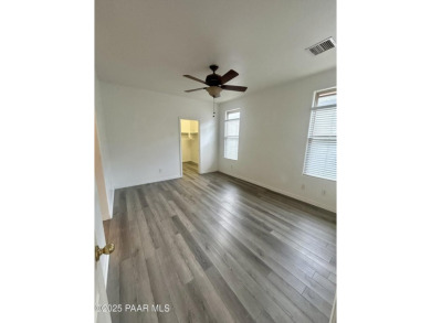 Turnkey! This beautifully maintained 2 bed, 2 bath single-level on StoneRidge Golf Course in Arizona - for sale on GolfHomes.com, golf home, golf lot