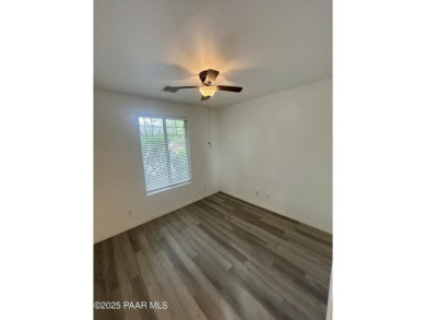 Turnkey! This beautifully maintained 2 bed, 2 bath single-level on StoneRidge Golf Course in Arizona - for sale on GolfHomes.com, golf home, golf lot