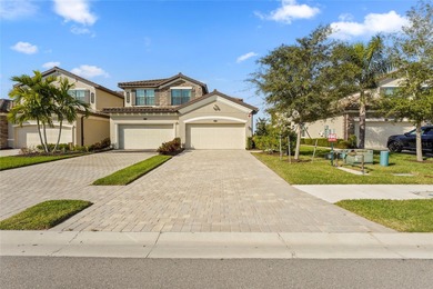 Enjoy front-row views of the fairway from this ground-floor on Lakewood National Golf Club in Florida - for sale on GolfHomes.com, golf home, golf lot