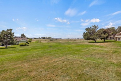 Enjoy security and privacy in this beautiful, move-in ready on Shield Crest Golf Course in Oregon - for sale on GolfHomes.com, golf home, golf lot