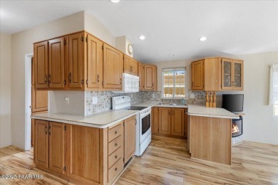 Age restriction community.Beautiful place to call home, Clean on Quail Wood Greens Golf Course in Arizona - for sale on GolfHomes.com, golf home, golf lot