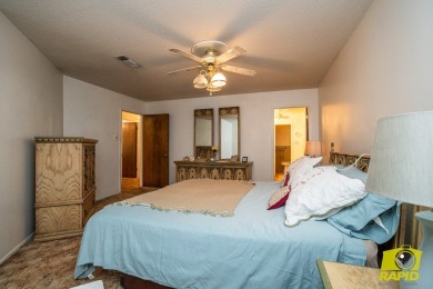 PRIME  LOCATION! Grab your golf clubs and hop in your cart! This on San Angelo Country Club in Texas - for sale on GolfHomes.com, golf home, golf lot