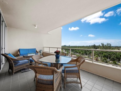 Beautifully renovated and offered turnkey furnished, this 3BR/3 on Longboat Key Golf Club Resort in Florida - for sale on GolfHomes.com, golf home, golf lot