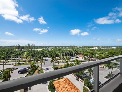 Beautifully renovated and offered turnkey furnished, this 3BR/3 on Longboat Key Golf Club Resort in Florida - for sale on GolfHomes.com, golf home, golf lot