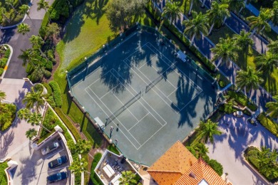 Beautifully renovated and offered turnkey furnished, this 3BR/3 on Longboat Key Golf Club Resort in Florida - for sale on GolfHomes.com, golf home, golf lot