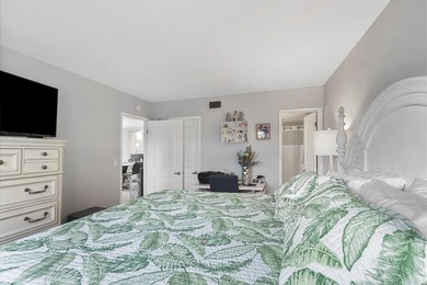 Beautiful 2BR/2BA Condo In GARDEN-AIRE VILLAGE SOUTH! Located on Pompano Beach Golf Course  in Florida - for sale on GolfHomes.com, golf home, golf lot