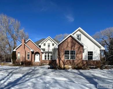 Secluded Waterfront Retreat on 1.5 Acres.This stunning 4-bedroom on Jefferson Hills Golf Course in Idaho - for sale on GolfHomes.com, golf home, golf lot