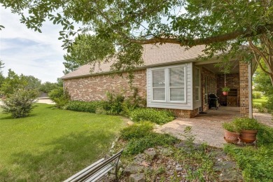 Charming 3 bed, 2 bath one owner home in the highly desirable on Heritage Ranch Golf and Country Club in Texas - for sale on GolfHomes.com, golf home, golf lot