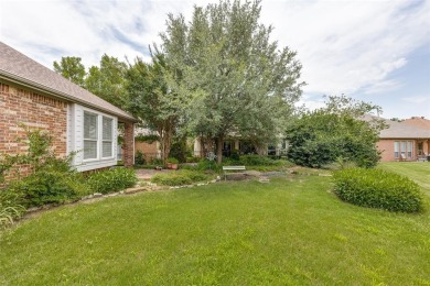 Charming 3 bed, 2 bath one owner home in the highly desirable on Heritage Ranch Golf and Country Club in Texas - for sale on GolfHomes.com, golf home, golf lot