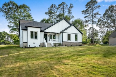 Brand New Luxury Living on the Green!

Embrace the epitome of on Cobbs Glen Country Club in South Carolina - for sale on GolfHomes.com, golf home, golf lot