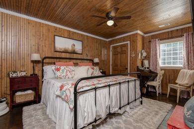 Check out this charming stand alone condo at the Villas of on Kimberling City Golf Club in Missouri - for sale on GolfHomes.com, golf home, golf lot