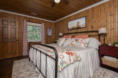 Check out this charming stand alone condo at the Villas of on Kimberling City Golf Club in Missouri - for sale on GolfHomes.com, golf home, golf lot