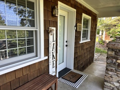 Check out this charming stand alone condo at the Villas of on Kimberling City Golf Club in Missouri - for sale on GolfHomes.com, golf home, golf lot