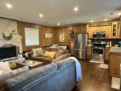 Check out this charming stand alone condo at the Villas of on Kimberling City Golf Club in Missouri - for sale on GolfHomes.com, golf home, golf lot