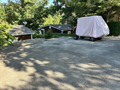 Check out this charming stand alone condo at the Villas of on Kimberling City Golf Club in Missouri - for sale on GolfHomes.com, golf home, golf lot