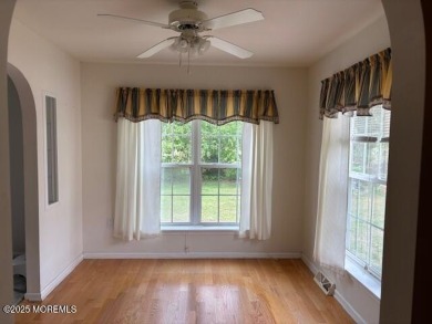 What a wonderful home in Fairways at Mays Landing.  This on Mays Landing Golf and Country Club in New Jersey - for sale on GolfHomes.com, golf home, golf lot