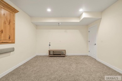 6 BEDROOM, 3 BATH, 4216 SQ. FT. HOME located in the beautiful on Sage Lakes Municipal Golf Course in Idaho - for sale on GolfHomes.com, golf home, golf lot