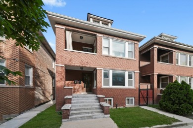 A complete booklet with financial details, a list of building on Marquette Park Golf Course in Illinois - for sale on GolfHomes.com, golf home, golf lot