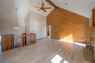 MILLION DOLLAR VIEWS for sale!!!  LAKEFRONT and GOLF FRONT!!! on Lakewood Oaks Golf Club, Ltd. in Missouri - for sale on GolfHomes.com, golf home, golf lot