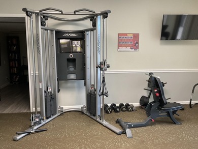 Make this 2br 2bath unit your forever home.  It has new flooring on The President Country Club in Florida - for sale on GolfHomes.com, golf home, golf lot