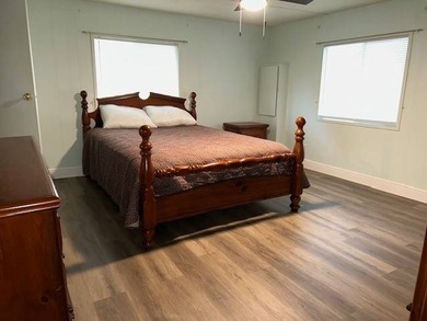 Amazing 3 bedroom, 2 full-bath double-wide could be yours in on Wedgewood Golf Club in Florida - for sale on GolfHomes.com, golf home, golf lot