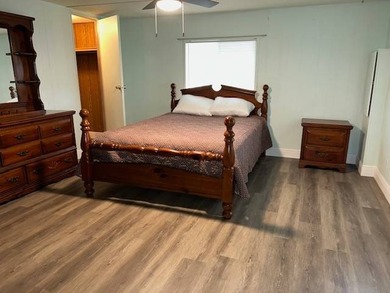 Amazing 3 bedroom, 2 full-bath double-wide could be yours in on Wedgewood Golf Club in Florida - for sale on GolfHomes.com, golf home, golf lot