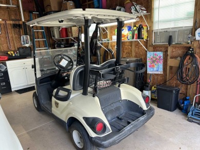 2 BEDROOM, 2 BATHROOM, SUNROOM, DEEP DRIVEWAY, GOLF CART This on Scotland Yards Golf Club in Florida - for sale on GolfHomes.com, golf home, golf lot