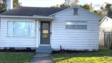 Corner lot home in the heart of College Park. The property sits on Dubsdread Golf Course in Florida - for sale on GolfHomes.com, golf home, golf lot