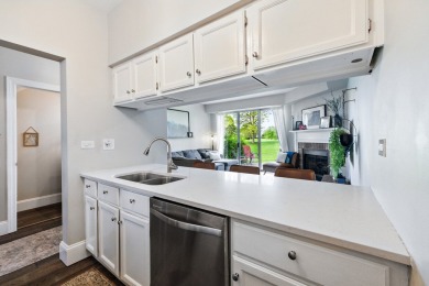 Glendale Lakes-Highly sought after 2 Story townhomes. This home on Glendale Lakes Golf Club in Illinois - for sale on GolfHomes.com, golf home, golf lot