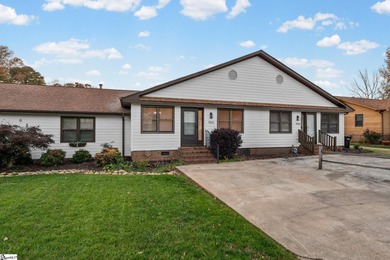This inviting two-bedroom, two-bath townhome combines comfort on Smithfields Country Club in South Carolina - for sale on GolfHomes.com, golf home, golf lot