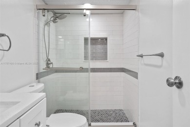 BEAUTIFUL 55+ GATED COMMUNITY! **REMODELED** unit featuring 2 on Inverrary Country Club in Florida - for sale on GolfHomes.com, golf home, golf lot